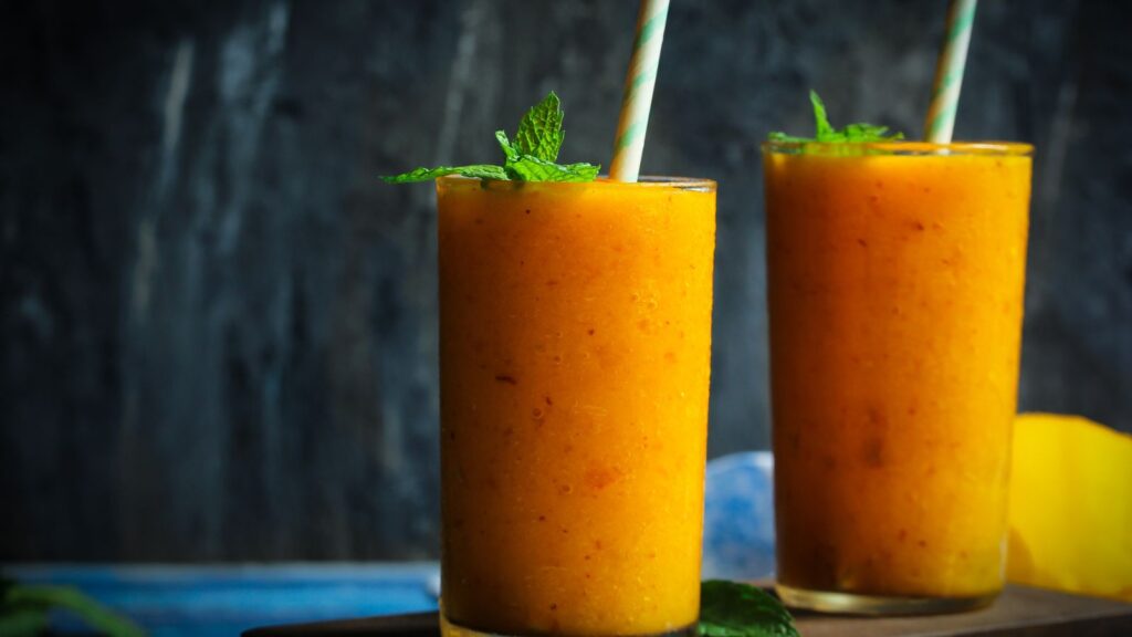 Revitalize Your Body with a Mango Pineapple Smoothie